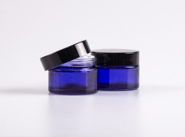 blauglas-salbendose-30g-silberdeckel